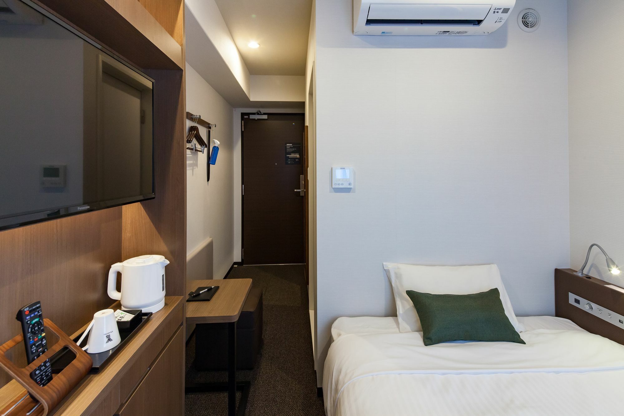 Y'S Hotel Shin Osaka Exteriör bild